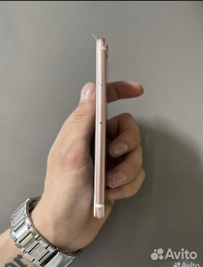 Телефон iPhone 7