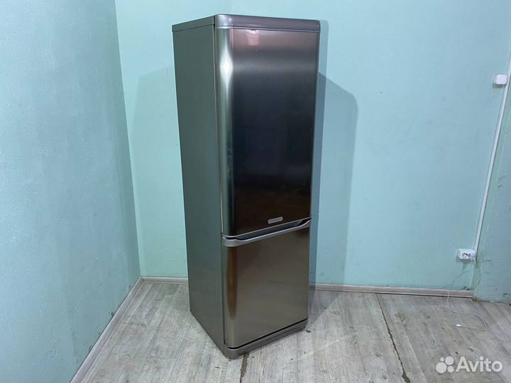 Холодильник Hotpoint-Ariston