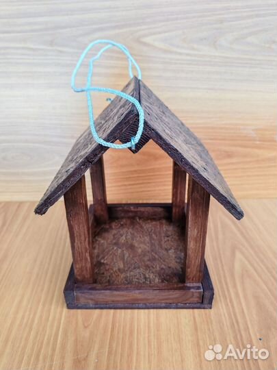 Кормушка для птиц и белок