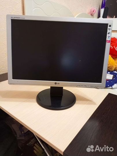 Монитор LG flatron w 1942s