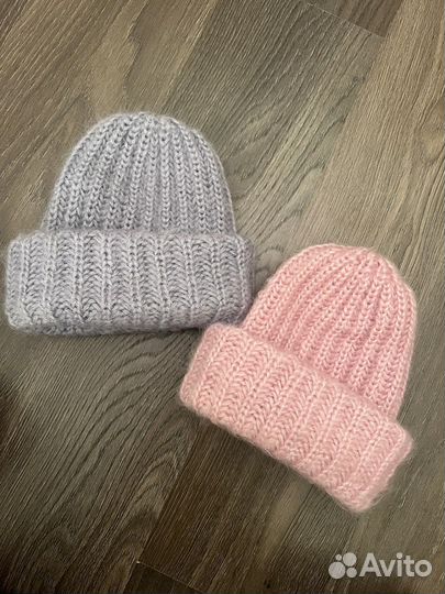 Шапки вязаные спицами