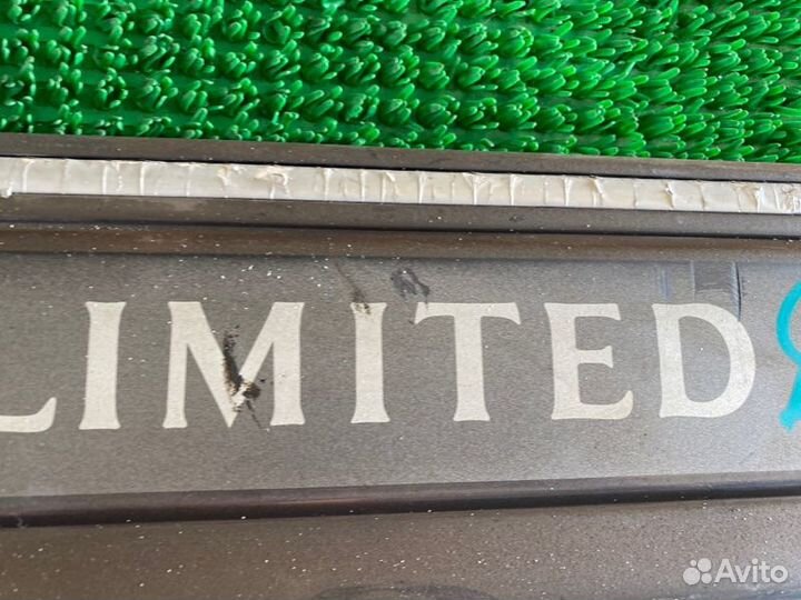 Молдинг двери прав. зад. Toyota Land Cruiser