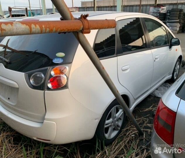 Стекло форточка переднее правое Mitsubishi Colt