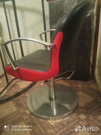 Парикмахерское кресло бу