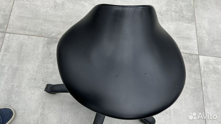 Стул мастера парикмахера