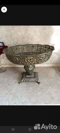 Ваза для фруктов на ножке