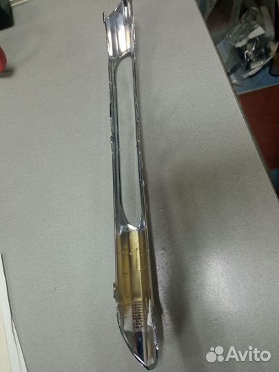 Хром на ходовые огни левая mercedes W212 E-klasse