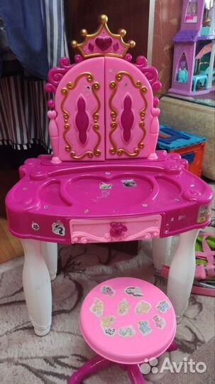 Детский туалетный столик