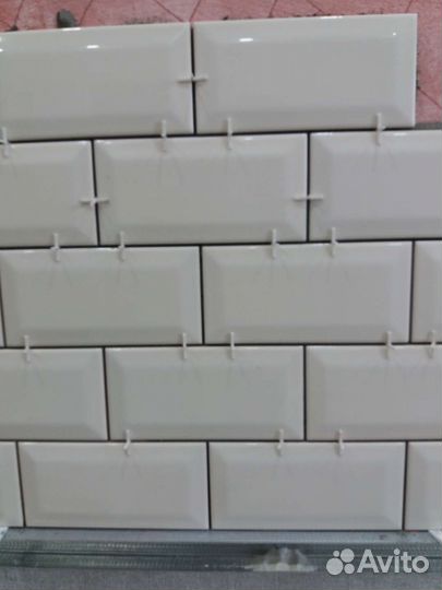 Укладка ламината +обои