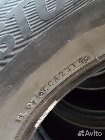 Bridgestone Ice Cruiser 7000 275/65 R17