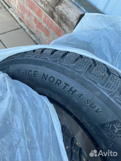 Michelin X-Ice North 4 SUV 225/65 R17 106T
