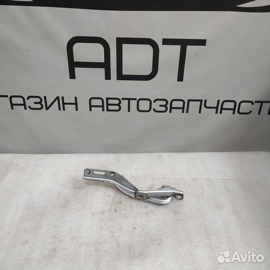 Петля капота правая Honda Civic 8 4D седан