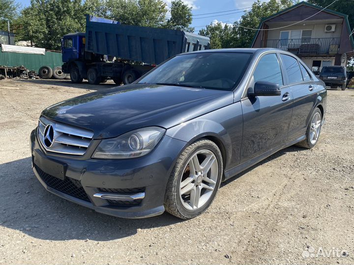 В разборе Mercedes W204 1.6 M274 C180