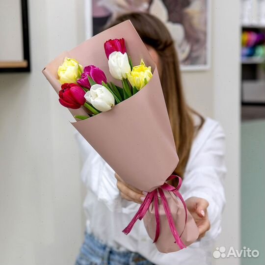 Букеты желтых Тюльпанов оптом 10 по 7