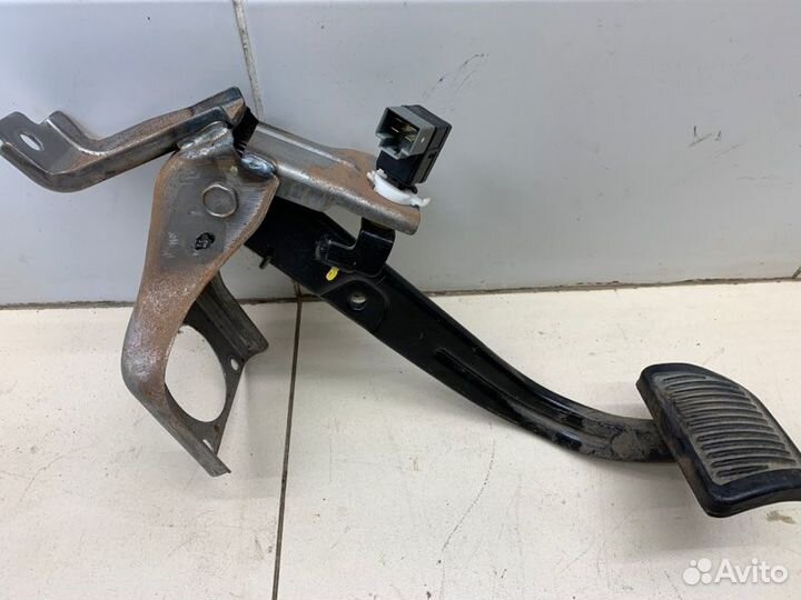 Педаль тормоза Hyundai Solaris седан G4FC 1 2012