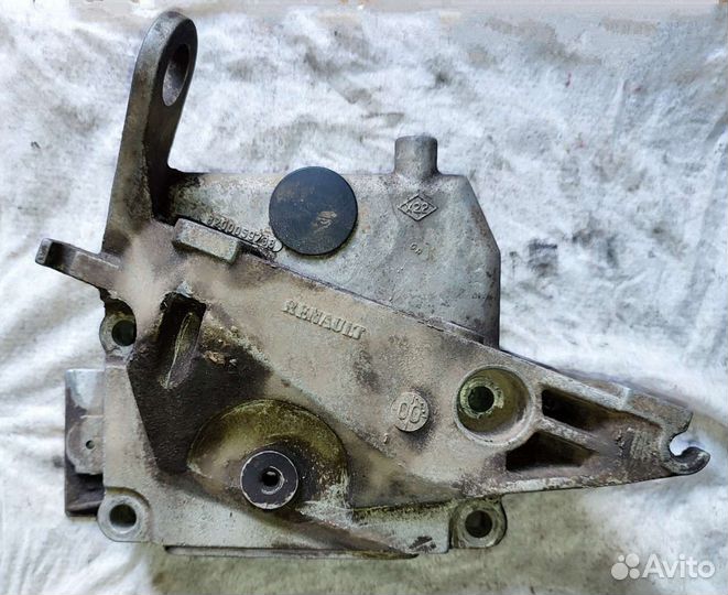 Кронштейн двигателя Renault 1.2 Clio kangoo symbol