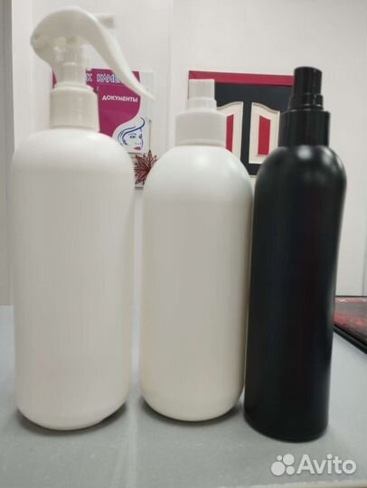 Банка с крышкой и флаконы спреи