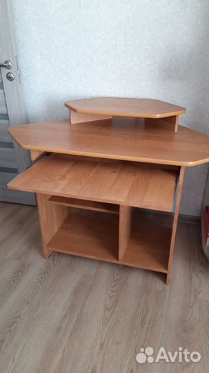 Компьютерный стол