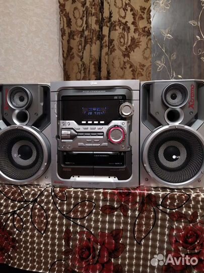 Музыкальный центр LG LM-M340