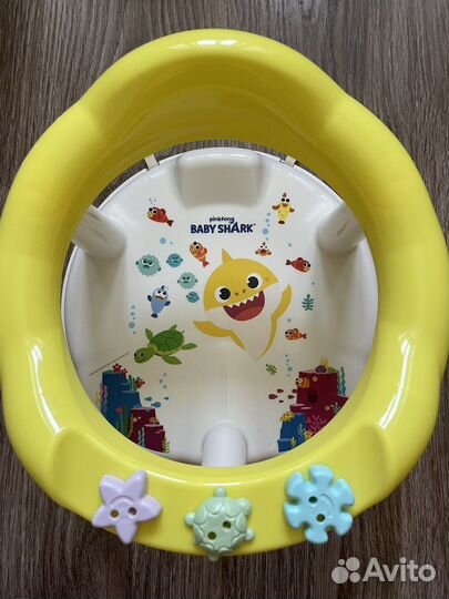 Стульчик для купания Baby Shark М8489