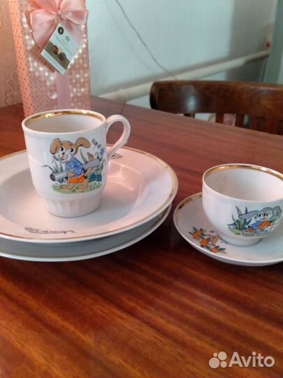 Набор детской фарфоровой посуды времен СССР