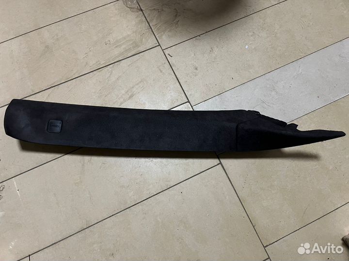 Обшивка стойки правая Land Rover