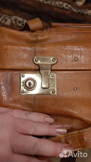 Кожаный чемодан