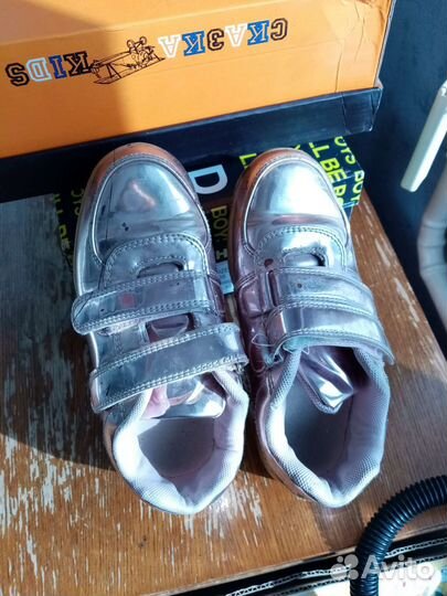 Кроссовки для девочки