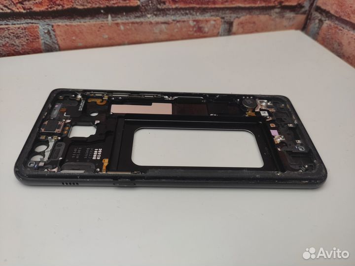 Рамка дисплея для Samsung A530 Galaxy A8 (A530F)