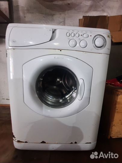 Стиральна машина аристон