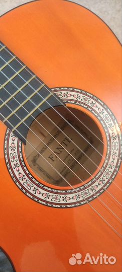 Классическая гитара + чехол