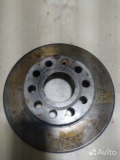 Диск тормозной задний Volkswagen Golf 5