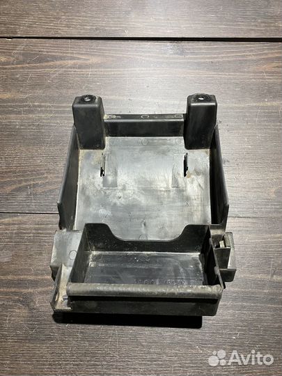 Пластик акб для Kawasaki Z750 04-06