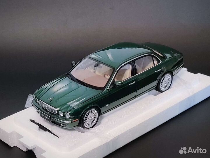 Almost Real Jaguar XJ6 X350 1:18