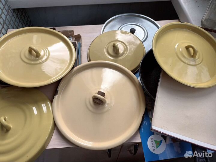 Крышки от кастрюль разные