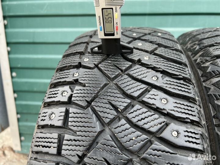 Nitto Therma Spike 215/65 R16