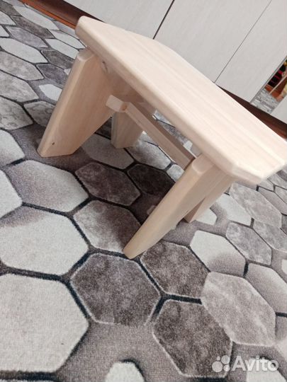 Табуретка маленькая для дома, бани, дачи