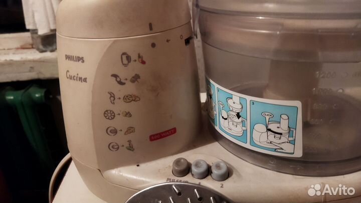 Кухонный комбайн philips HR7638. На запчасти