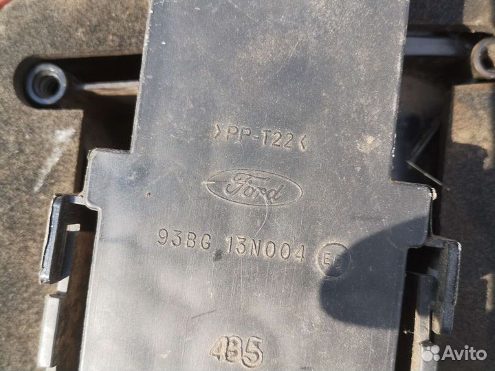 Фонарь правый ford mondeo 1