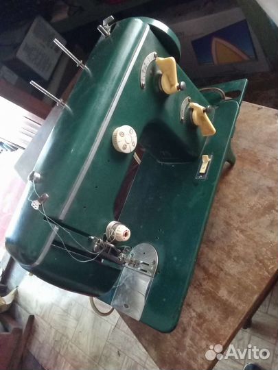 Швейная машинка