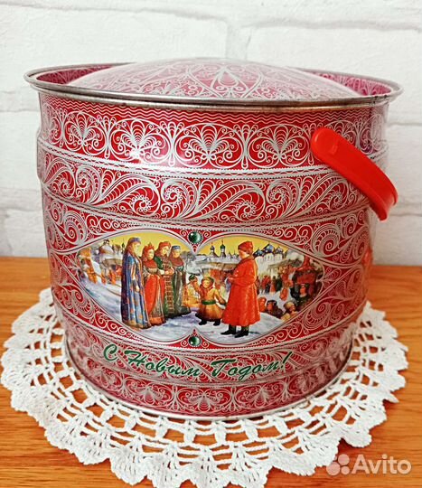 Жестяная банка для новогоднего подарка. Винтаж