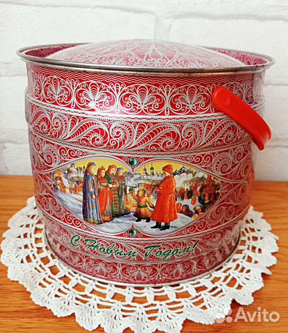 Жестяная банка для новогоднего подарка. Винтаж