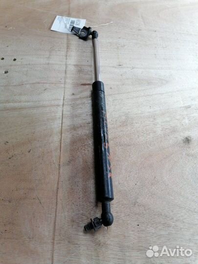 Амортизатор капота Toyota Camry Gracia MCV25 2mzfe