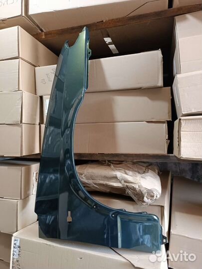 Крыло ваз 2114 правое золотистый темно зелёный