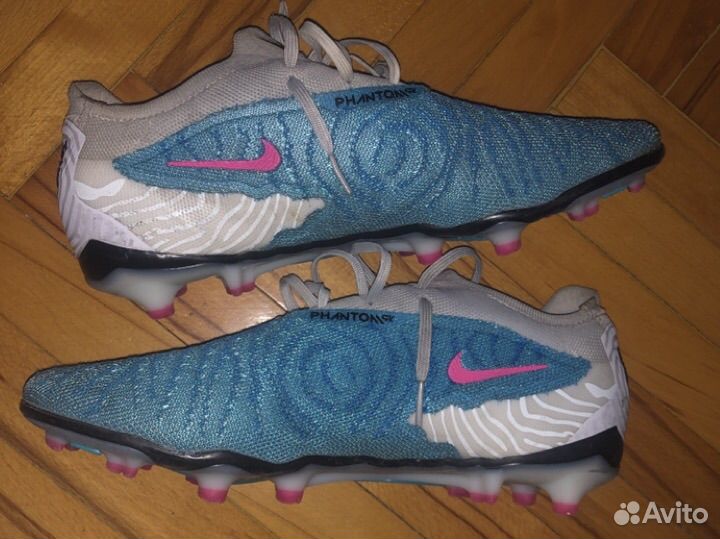 Футбольные бутсы