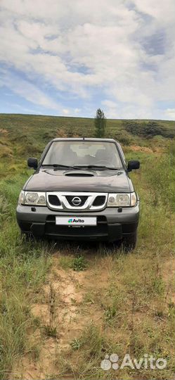 Nissan Terrano II 2.4 МТ, 2004, 176 662 км