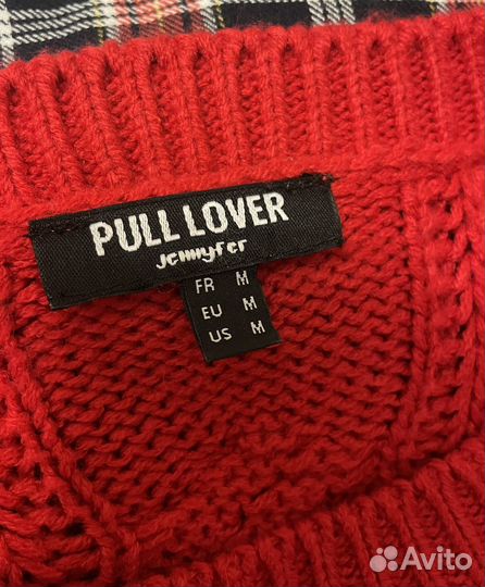 Красный свитер