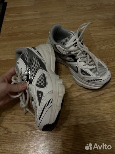 Кроссовки женские 37 размер