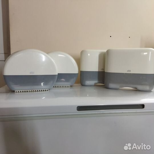 Держатель для туалетной бумаги и полотенец