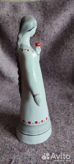 Статуэтка Аленький цветочек. Гжель